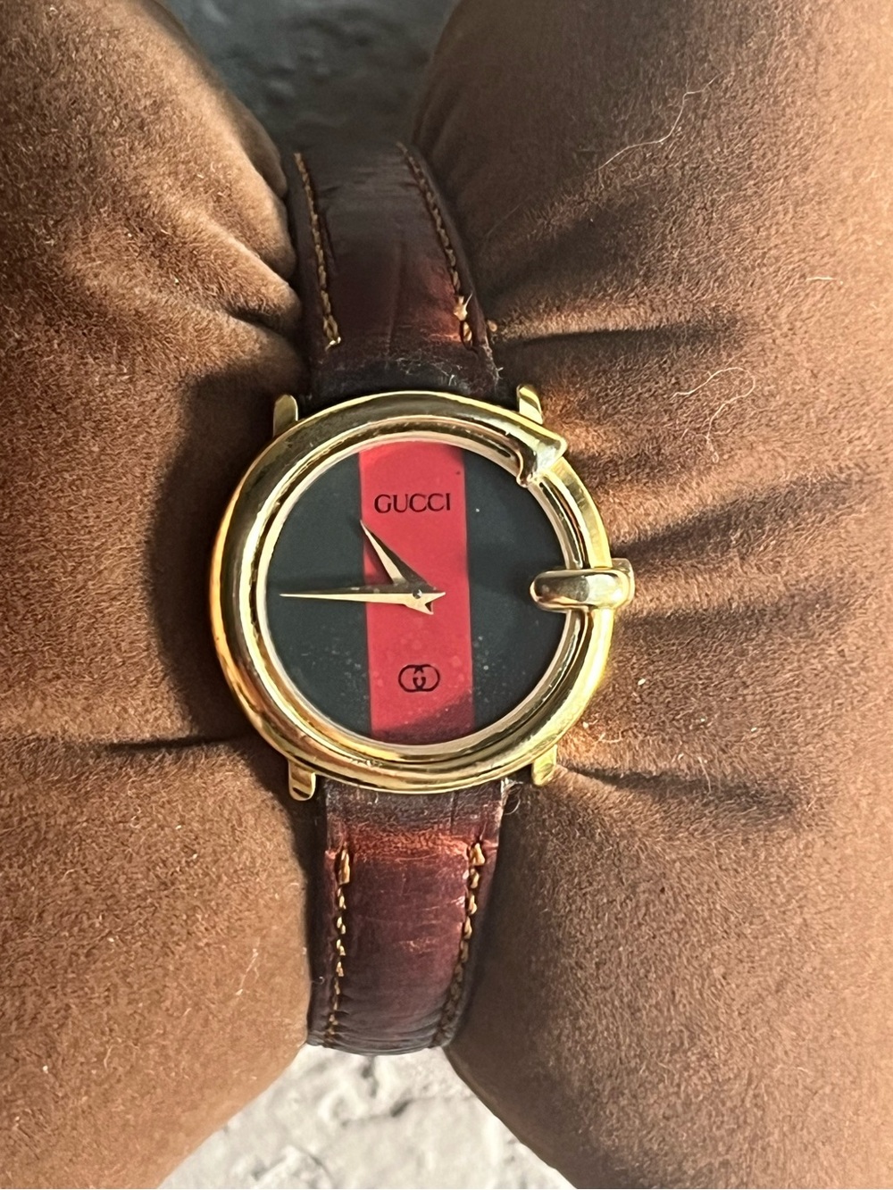 Gucci 3600 Sherry line, Guccissima G-bezel vintage collection.